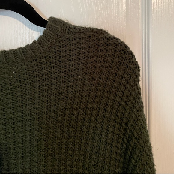 Comfy Universal Thread sweater (Target) in hunter green, XXL - Picture 7 of 7